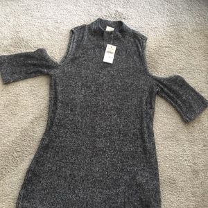 Gap Shoulderless top